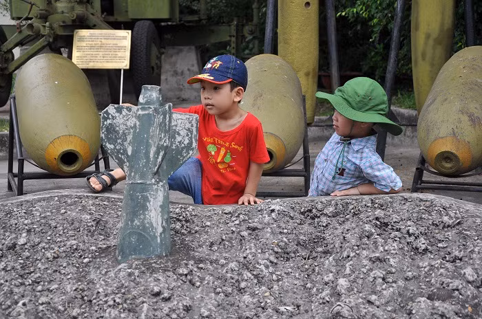 Tự khám phá…