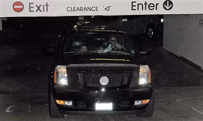 Chiếc Cadillac Escalade...