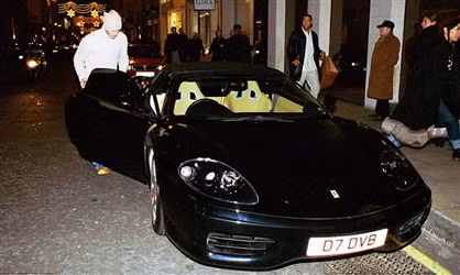 Beckham cũng không hề kém cạnh Cristiano Ronaldo với chiếc Ferrari 360 Spider