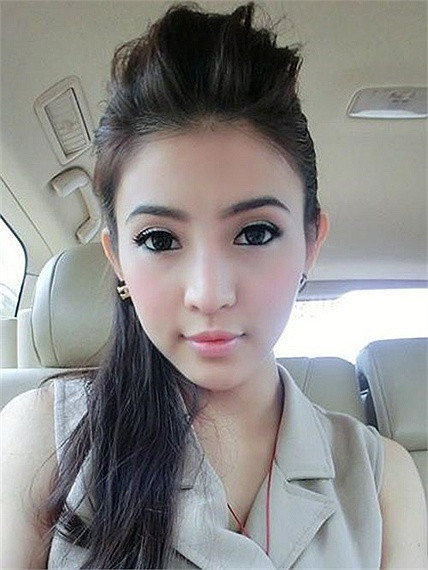Cô gái này không chỉ là một gương mặt đẹp mà còn rất thông minh.