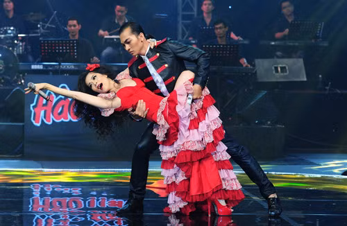 Bộ váy thừa vải mà Mỹ Lệ chọn trong liveshow 8 Cặp đôi hoàn hảo