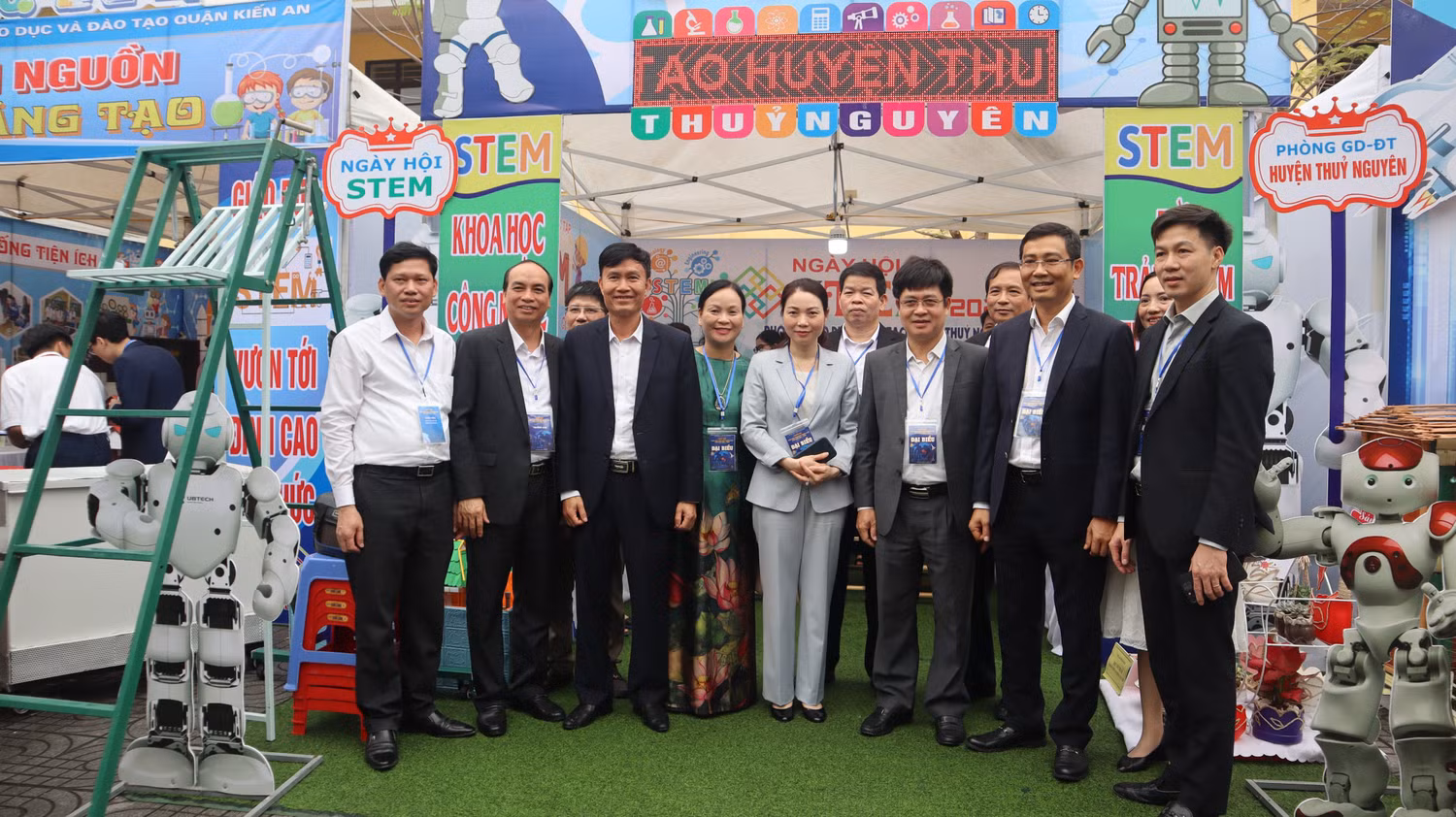 Các đại biểu dự ngày hội giáo dục STEM tại Hải Phòng (Ảnh: LT) Các đại biểu dự ngày hội giáo dục STEM tại Hải Phòng (Ảnh: LT)