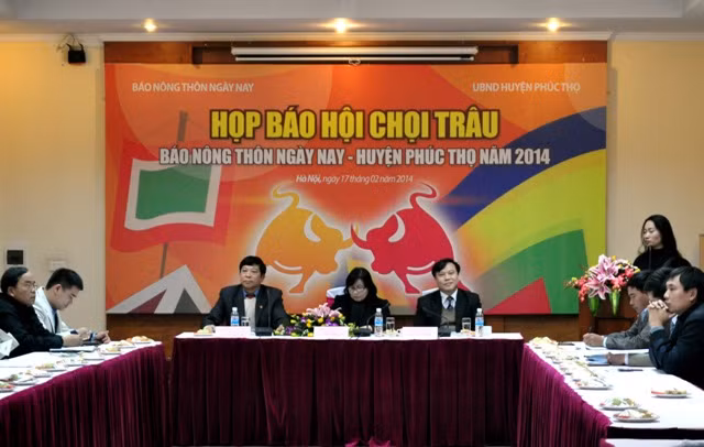 Hội chọi trâu báo Nông thôn Ngày nay là sự kiện thể thao – văn hóa về trâu chọi lần đầu tiên diễn ra tại thành phố Hà Nội.