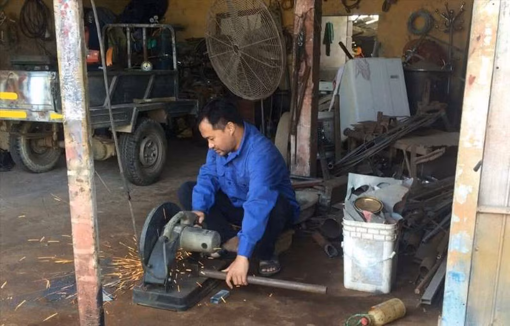 Vất vả mưu sinh vì lương từ nghề giáo quá thấp (Ảnh:V.N) Vất vả mưu sinh vì lương từ nghề giáo quá thấp (Ảnh:V.N)