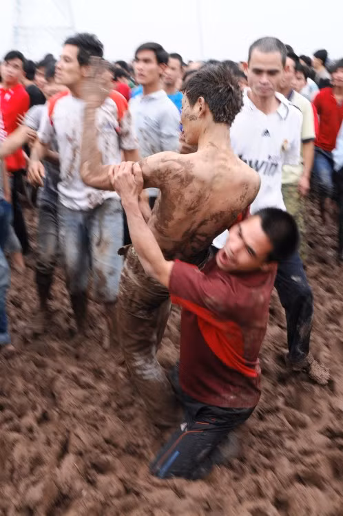 Xô xát, cãi vã là điều khó tránh khỏi. Xô xát, cãi vã là điều khó tránh khỏi.