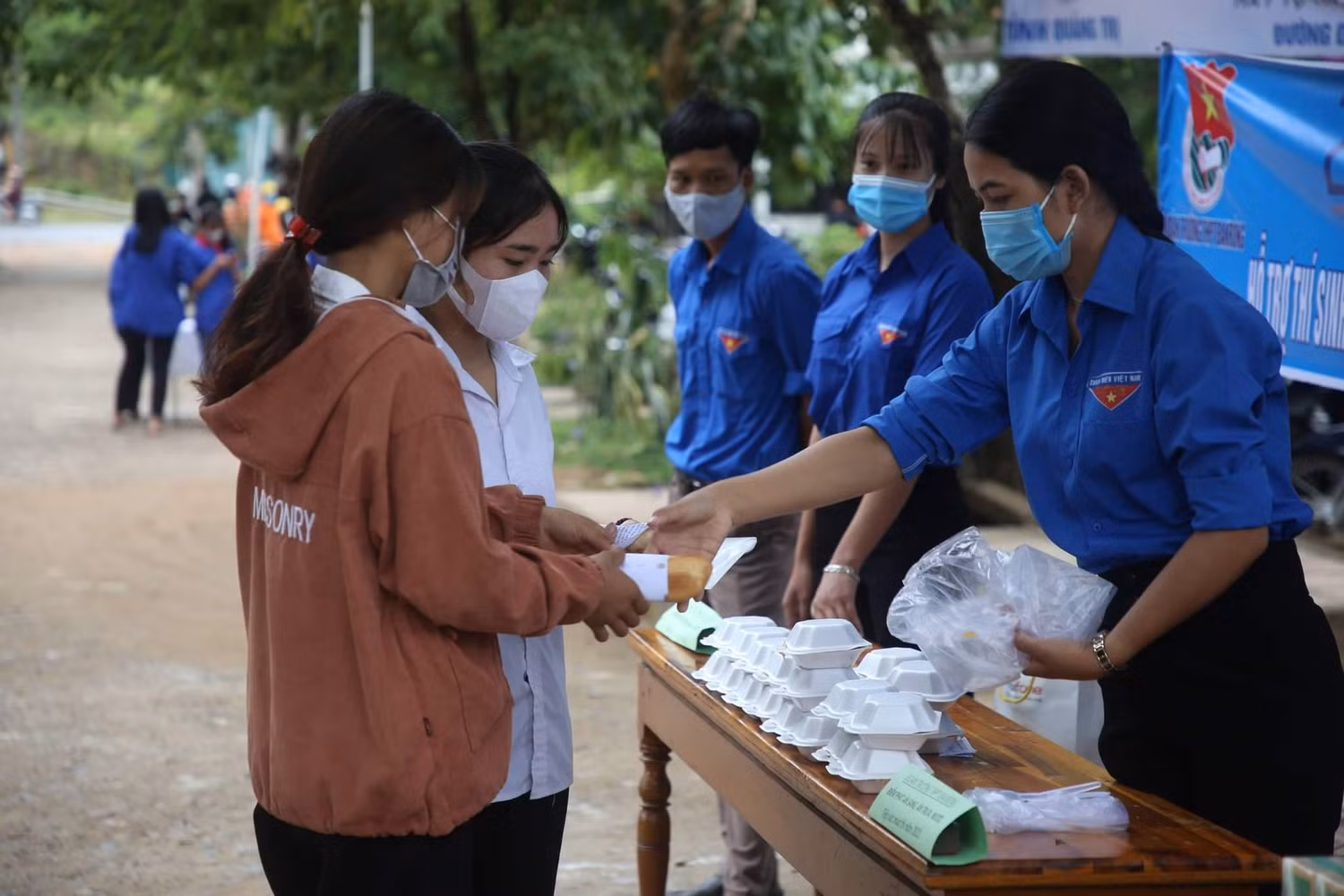 Hoạt động tiếp sức mùa thi ở trường Trung học phổ thông Đakrông (huyện Đakrông, Quảng Trị). Ảnh: Trường Đakrông