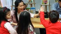 Cô Lương Giang, họa sĩ tài ba luôn dành tình yêu thương cho trẻ tự kỷ ảnh 5