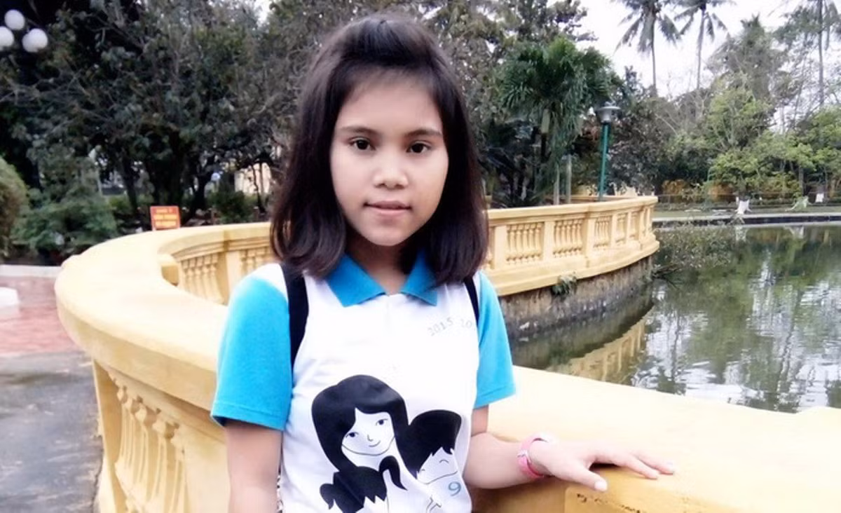 Nữ sinh người Ca Dong Lê Thị Nhàng và ước mơ trở thành cô giáo gieo chữ cho trẻ vùng cao. (Ảnh nhân vật cung cấp) Nữ sinh người Ca Dong Lê Thị Nhàng và ước mơ trở thành cô giáo gieo chữ cho trẻ vùng cao. (Ảnh nhân vật cung cấp)