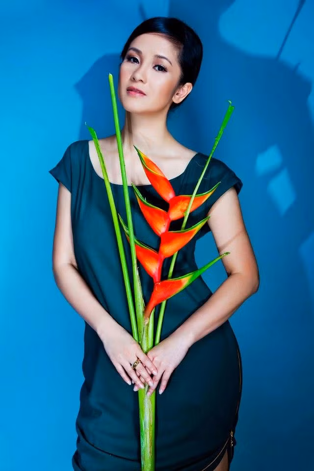Trong bộ ảnh mới, "Bống" lột bỏ vẻ nhí nhảnh, hóa thân thành 1 quý cô sang trọng.