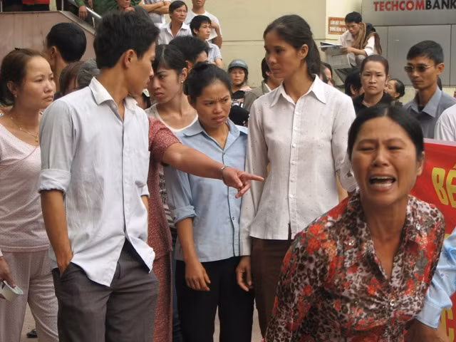 Nhiều người đã không dấu được sự lo lắng cho đứa trẻ mới 2 ngày tuổi đã bị kẻ xấu bắt cóc đi Nhiều người đã không dấu được sự lo lắng cho đứa trẻ mới 2 ngày tuổi đã bị kẻ xấu bắt cóc đi