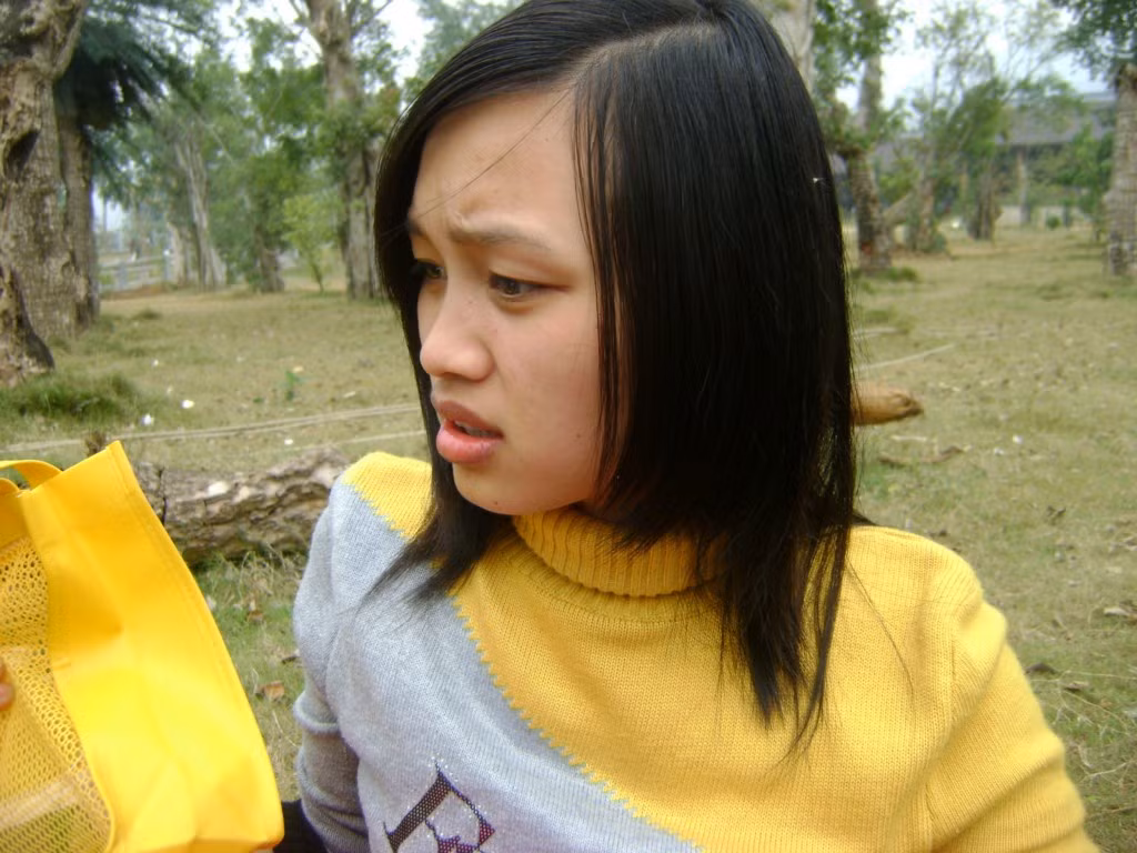 Dung là cô bé cá tính, năng động, vui vẻ, hòa đồng và rất tinh nghịch.