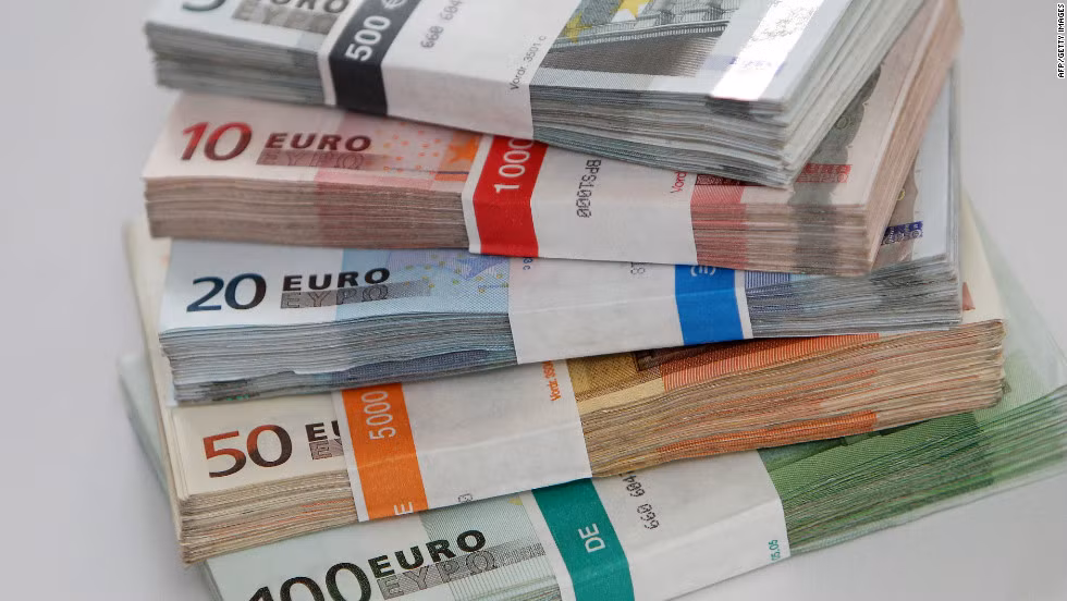 Hy Lạp gia nhập eurozone với niềm hy vọng to lớn.