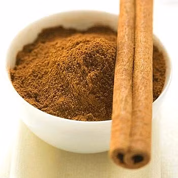 Thêm vào đó, quế còn được cho là có khả năng làm giảm sự gia tăng đường huyết sau mỗi bữa ăn vì nó làm chậm tỷ lệ thức ăn tiêu hoá trong bao tử. Điều này có nghĩa là quế giúp cho quá trình tiêu hoá và hấp thu các thức ăn giàu tinh bột trở nên dễ dàng hơn. Thêm vào đó, quế còn được cho là có khả năng làm giảm sự gia tăng đường huyết sau mỗi bữa ăn vì nó làm chậm tỷ lệ thức ăn tiêu hoá trong bao tử. Điều này có nghĩa là quế giúp cho quá trình tiêu hoá và hấp thu các thức ăn giàu tinh bột trở nên dễ dàng hơn.