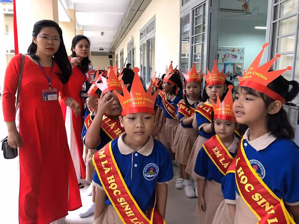 Toàn bộ các học sinh lớp 1 sẽ được tiếp nhận vào học (ảnh minh họa: CTV)