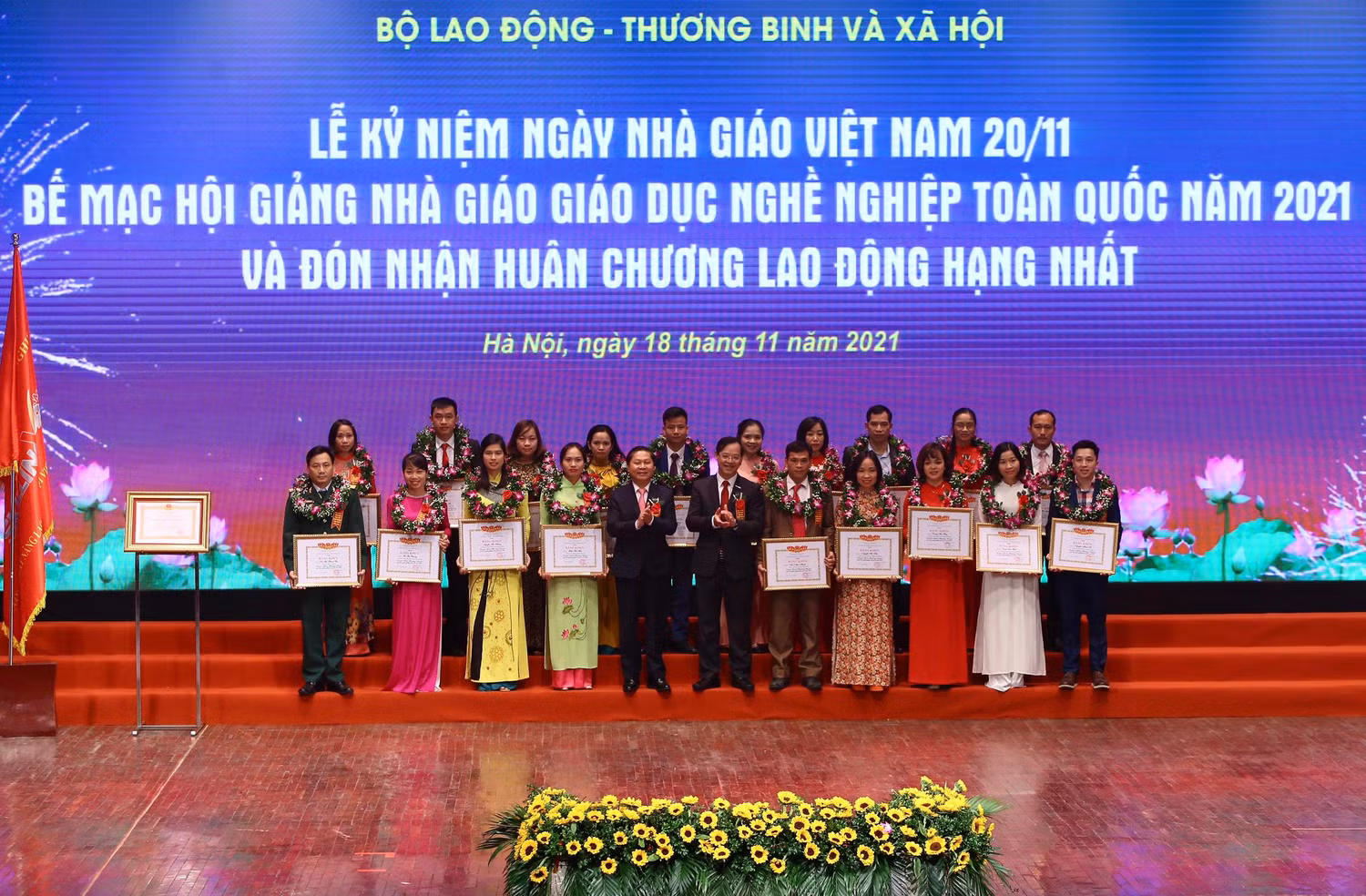 Tổng Cục giáo dục nghề nghiệp vinh danh 161 cá nhân, tập thể đạt thành tích cao tại Hội giảng Nhà giáo Giáo dục nghề nghiệp Toàn quốc năm 2021. Ảnh: Ban tổ chức Tổng Cục giáo dục nghề nghiệp vinh danh 161 cá nhân, tập thể đạt thành tích cao tại Hội giảng Nhà giáo Giáo dục nghề nghiệp Toàn quốc năm 2021. Ảnh: Ban tổ chức