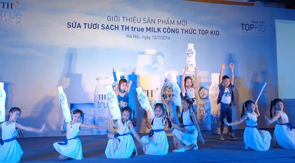 TH True MILK - công thức TOPKID được bổ sung DHA giúp hỗ trợ phát triển trí não, thị giác và sức khỏe tổng thể của trẻ.