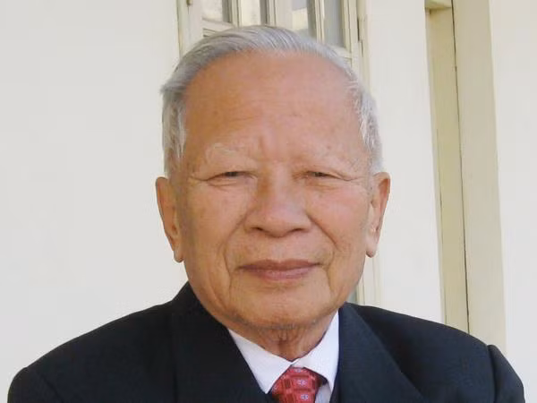 Nguyên Phó Thủ tướng Nguyễn Công Tạn từ trần vào ngày 1/11, tang lễ được tổ chức vào ngày 8/11. Nguyên Phó Thủ tướng Nguyễn Công Tạn từ trần vào ngày 1/11, tang lễ được tổ chức vào ngày 8/11.
