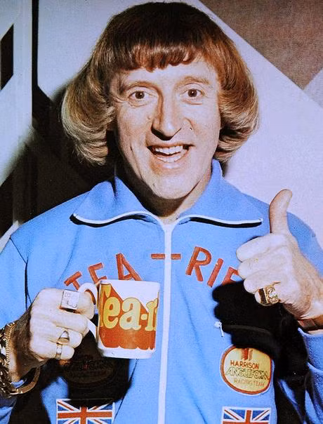 Nạn nhân nhỏ nhất của Jimmy Savile là một bé gái 8 tuổi. Nạn nhân nhỏ nhất của Jimmy Savile là một bé gái 8 tuổi.