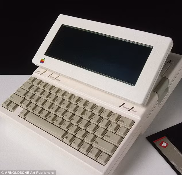 Ông Esslinger đã giúp Apple trở thành người đi đầu trong lĩnh vực chế tạo màn hình phẳng, giao diện cảm ứng và sự kết hợp của điện thoại vào máy tính.