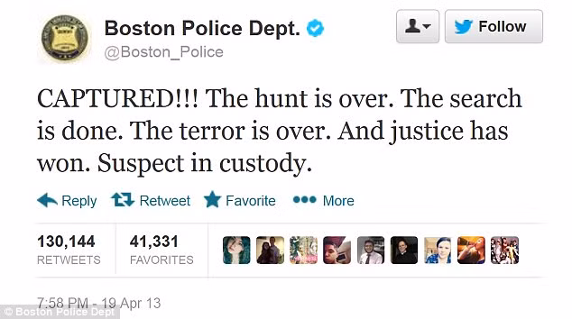 Thông báo kết thúc cuộc truy lùng nghi phạm trên Twitter của cảnh sát Boston. Ngay sau đó nó đã được lan truyền một cách nhanh chóng. Thông báo kết thúc cuộc truy lùng nghi phạm trên Twitter của cảnh sát Boston. Ngay sau đó nó đã được lan truyền một cách nhanh chóng.