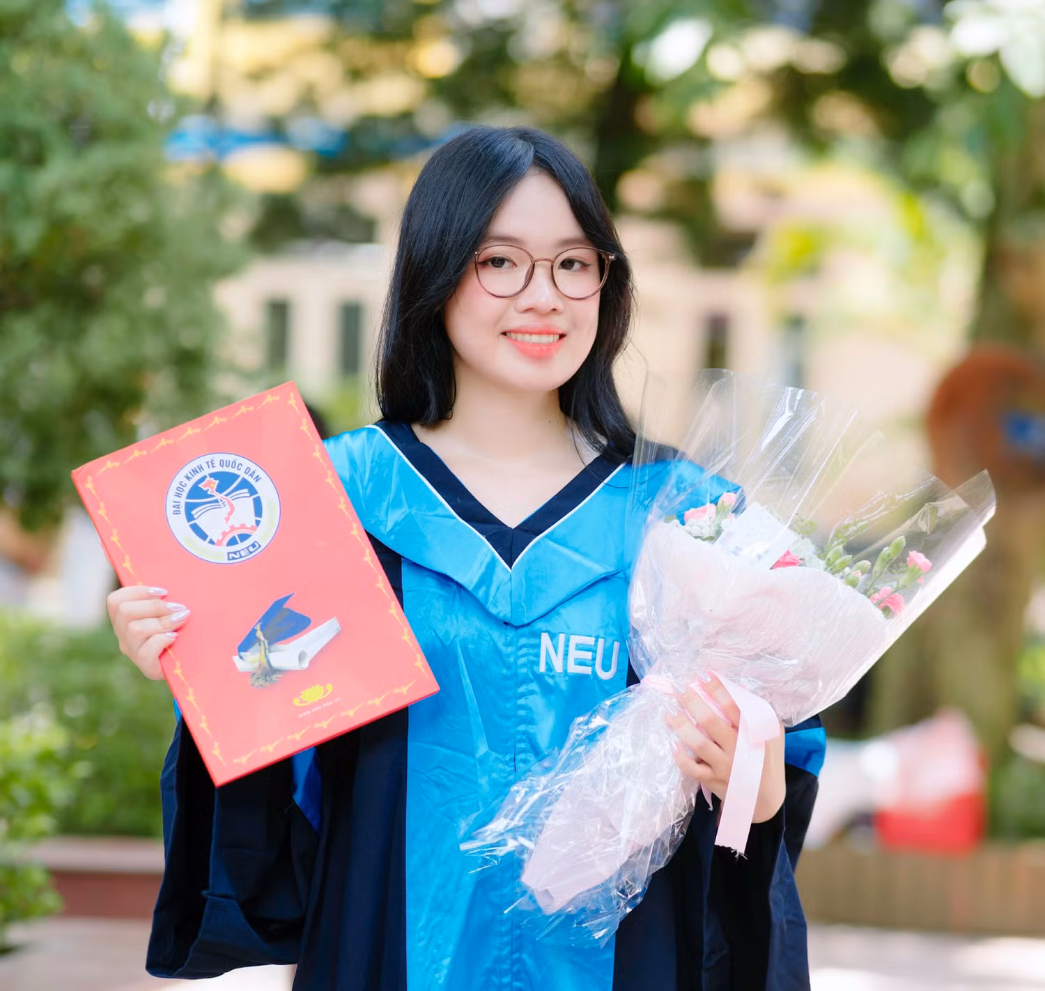 Với GPA 3.9/4.0, Yến Nhi là thủ khoa chuyên ngành Truyền thông Marketing của Trường Đại học Kinh tế Quốc dân.