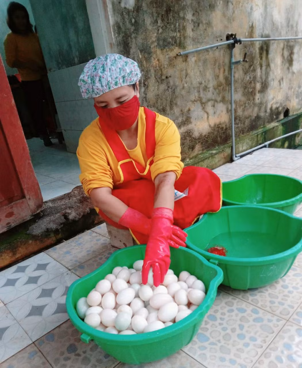 Các cô nuôi ở trường Mầm non Xy (Hướng Hóa) chuẩn bị nấu ăn. Ảnh: Trường mầm non Xy Các cô nuôi ở trường Mầm non Xy (Hướng Hóa) chuẩn bị nấu ăn. Ảnh: Trường mầm non Xy