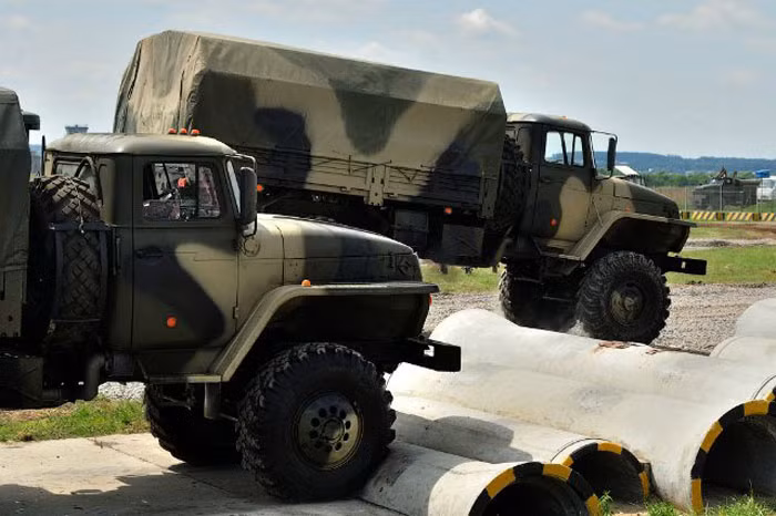 Xe tải Ural 4320.