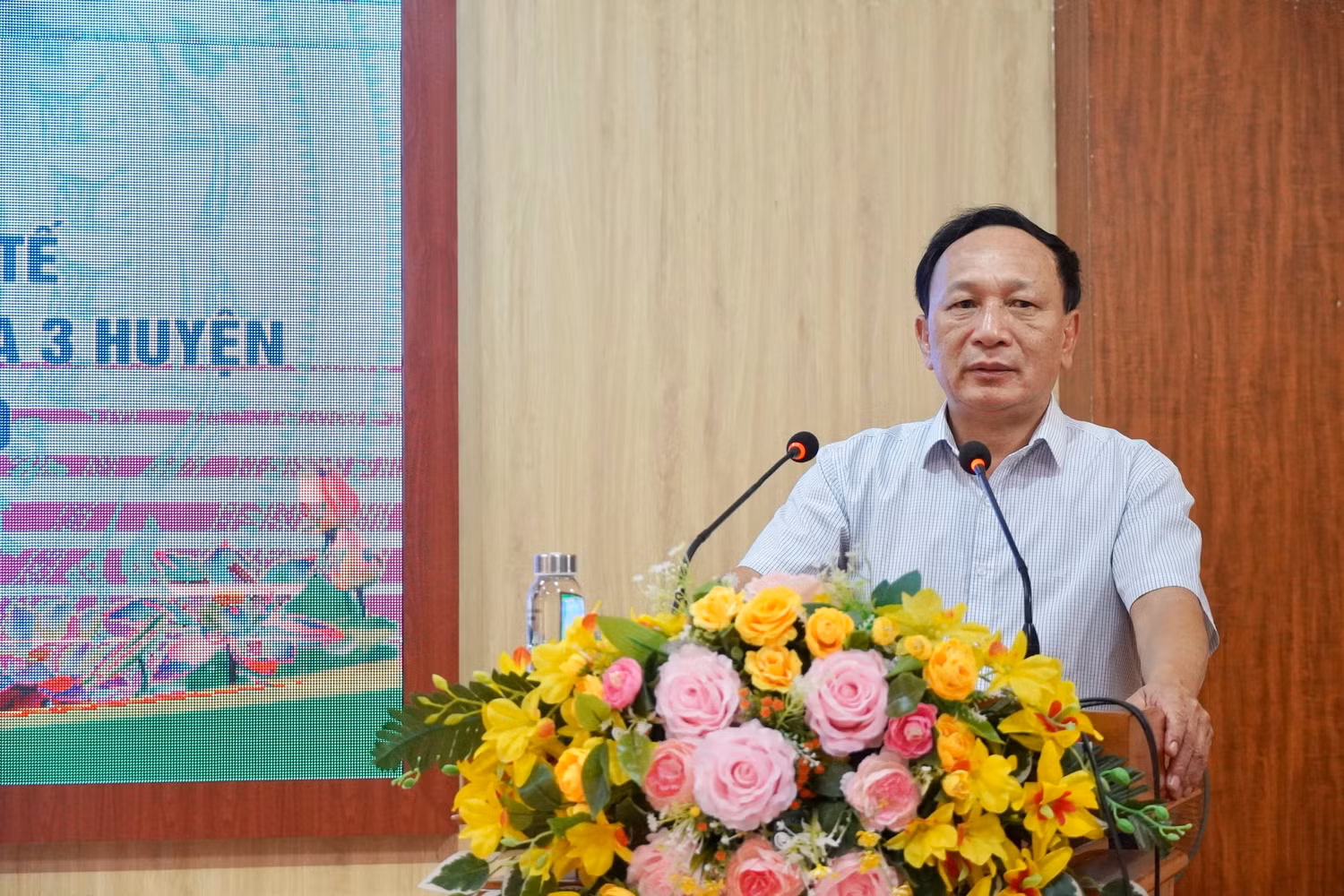 Ông Trần Hải Châu, Phó Bí thư Thường trực, Chủ tịch Hội đồng nhân dân tỉnh Quảng Bình phát biểu tại Chương trình.