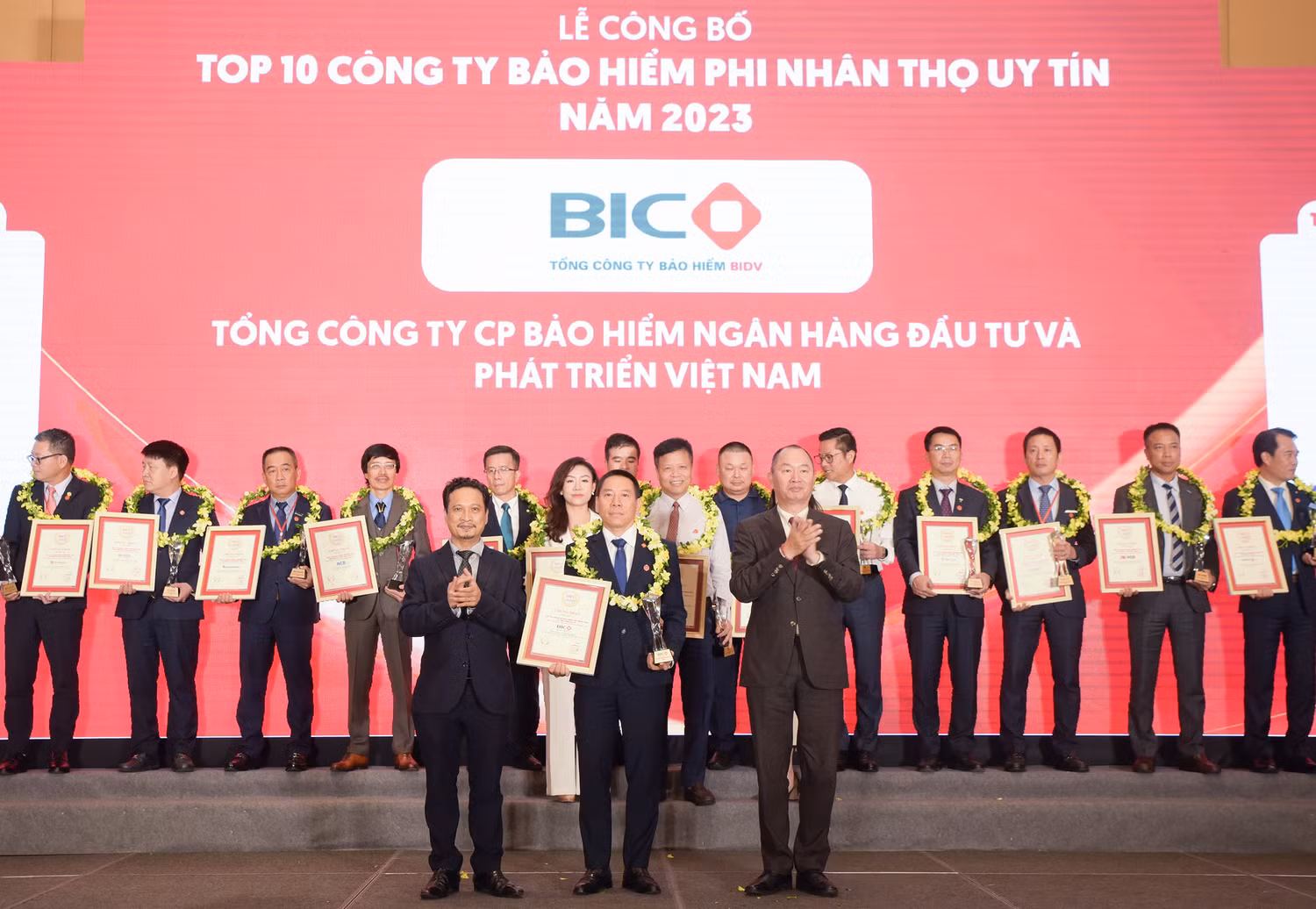 BIC nhận giải thưởng Top 10 công ty bảo hiểm phi nhân thọ uy tín 2023.
