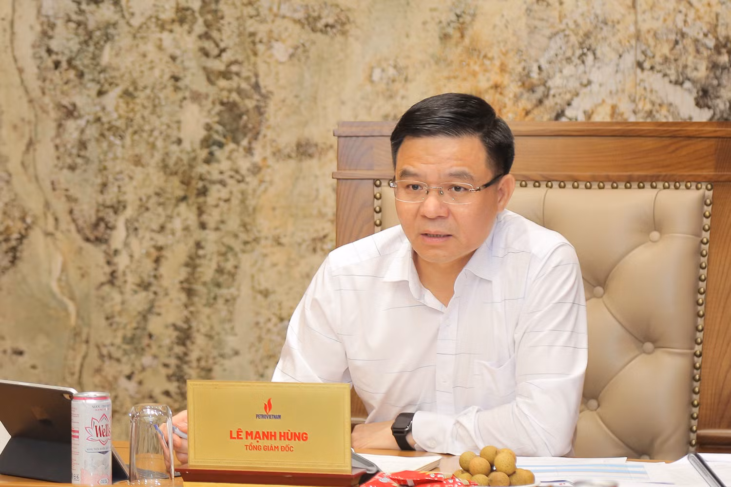 Tổng Giám đốc Petrovietnam Lê Mạnh Hùng chủ trì buổi giao ban. Tổng Giám đốc Petrovietnam Lê Mạnh Hùng chủ trì buổi giao ban.