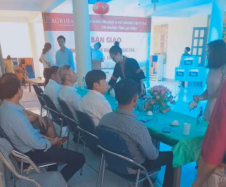Ngôi trường mới với những cơ sở vật chất hiện đại là niềm vui lớn đối với cô và trò ở Nậm Chà