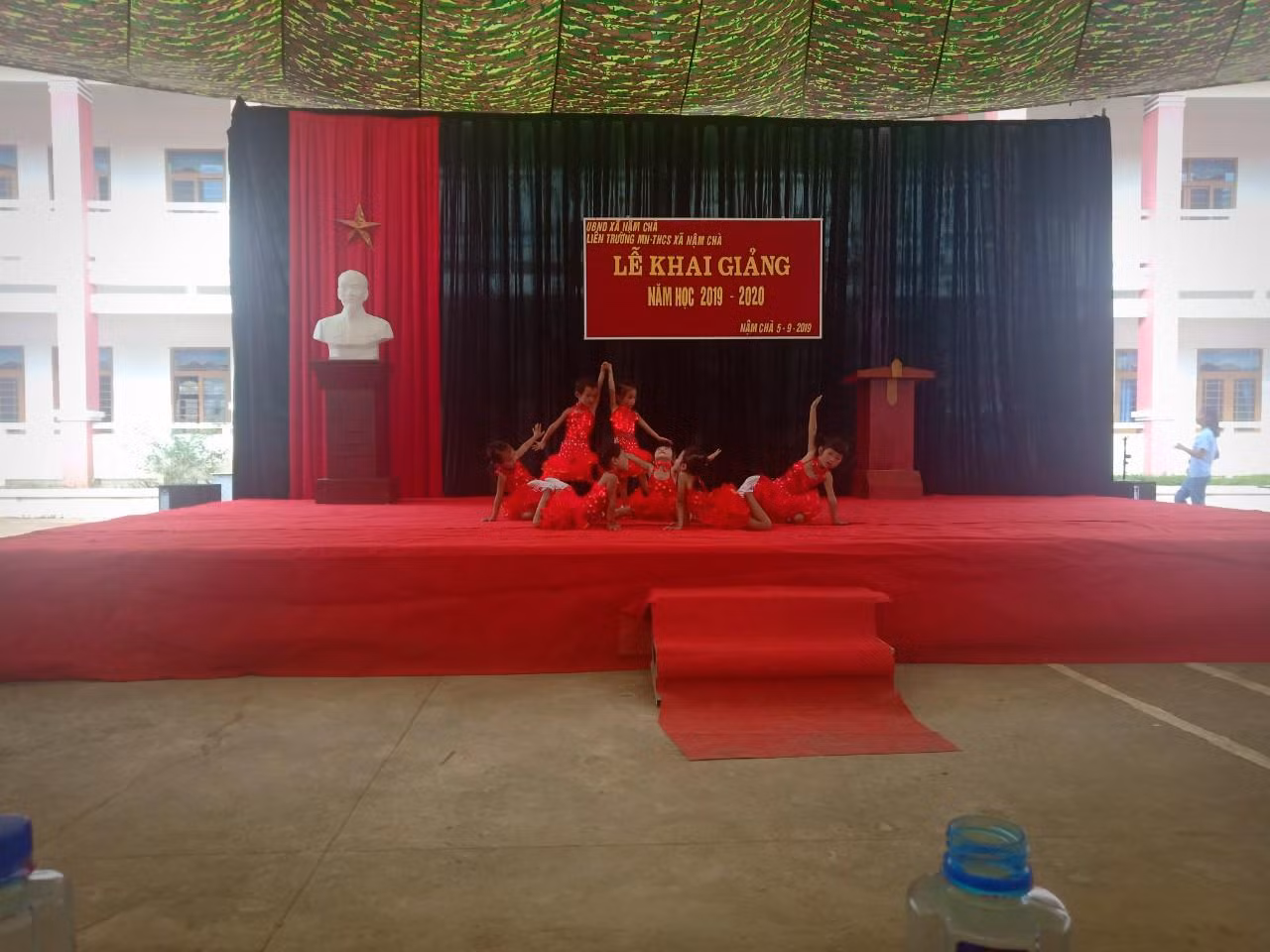 Năm học này ở Nậm Chà vui hơn vì có trường mới