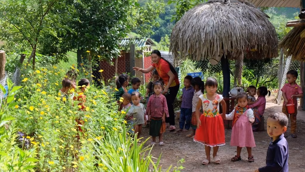 Cô giáo Kía phải can thiệp, chỉ đạo, phân công nhiệm vụ cụ thể cho từng thành viên Cô giáo Kía phải can thiệp, chỉ đạo, phân công nhiệm vụ cụ thể cho từng thành viên