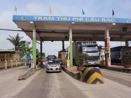 Vị trí đặt trạm BOT Cầu Rác tại Hà Tĩnh là một trong những vụ việc gây bức xúc trong dư luận địa phương thời gian qua. ảnh: Báo Lao động.