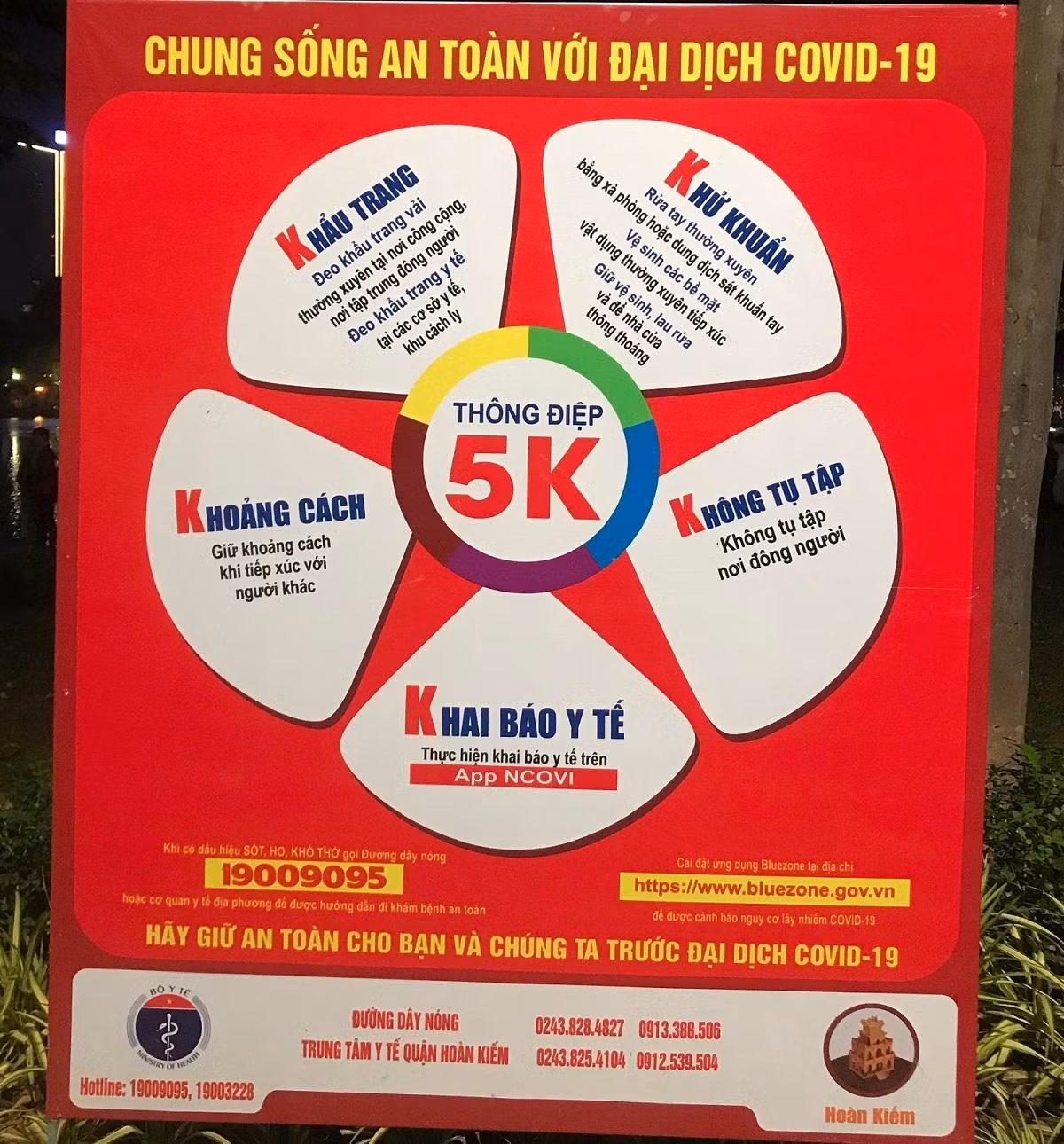 Thực hiện thông điệp 5K để bảo vệ bản thân, gia đình và cộng đồng. Ảnh: Cao Kim Anh.