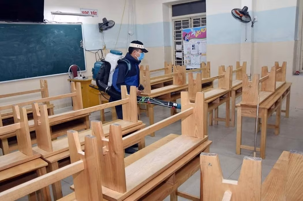 Nghỉ học ở trường dài ngày để phòng tránh dịch bệnh khiến cho học sinh chán ở nhà. (Ảnh minh họa: Lã Tiến)