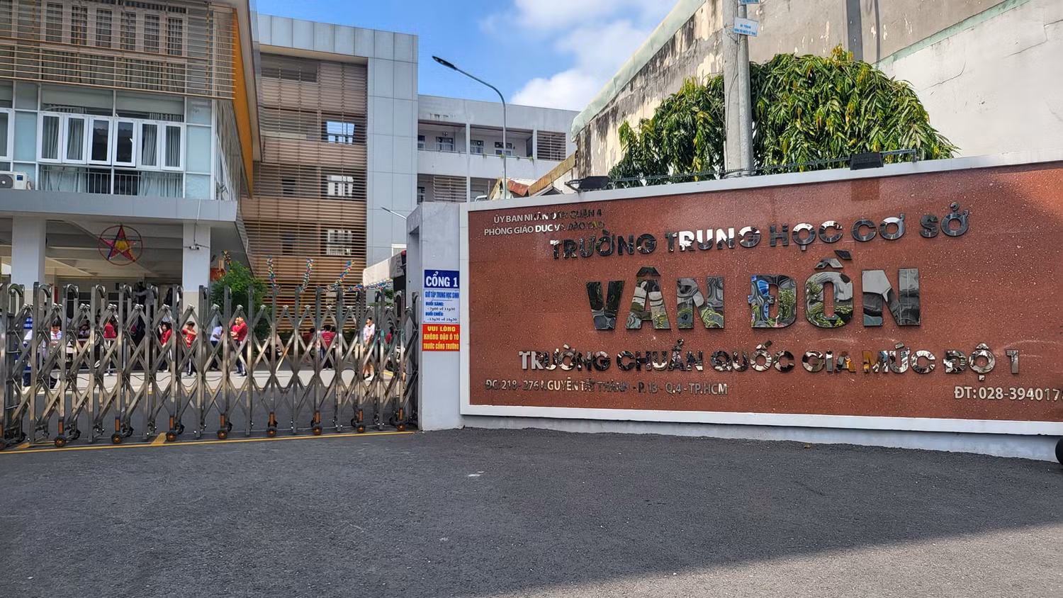 Trường trung học cơ sở Vân Đồn, Quận 4 (ảnh minh họa: V.D) Trường trung học cơ sở Vân Đồn, Quận 4 (ảnh minh họa: V.D)