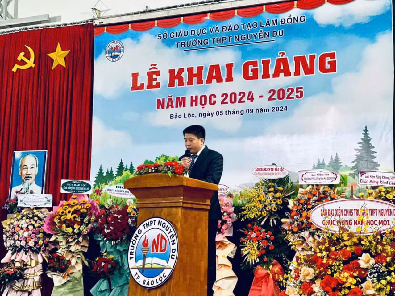 Thầy Đỗ Văn Quang - Hiệu trưởng Trường Trung học phổ thông Nguyễn Du (Lâm Đồng). Ảnh: NVCC.