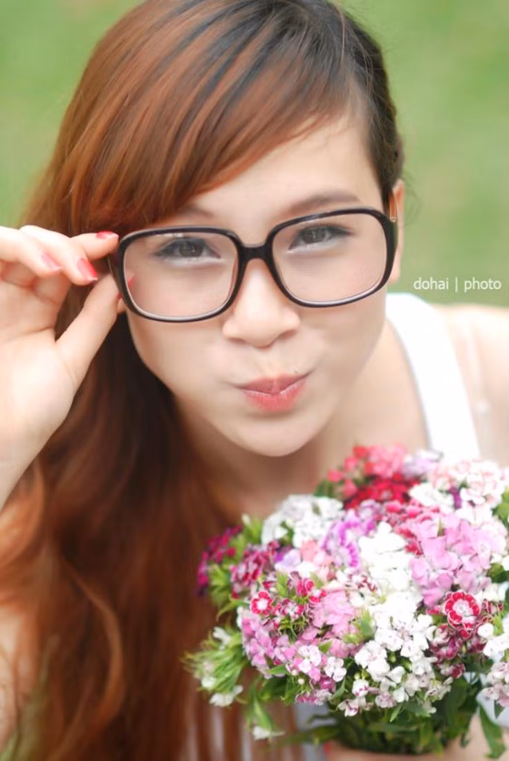 Hiện tại Hoài Thương đang là một trong những gương mặt đắt giá của cuộc thi Imiss Thăng Long 2012. Cô giáo xinh đẹp gây sốt cư dân mạng Vẻ đẹp xuân thì của Á khôi Hoàng Anh Thư Dàn hot girl "đình đám" hội tụ Imiss Thăng Long 2012