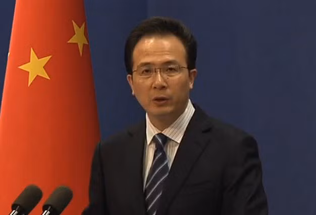 Hồng Lỗi, người phát ngôn Bộ Ngoại giao Trung Quốc. Ảnh: Reuters.