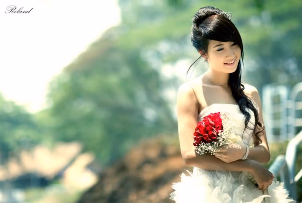 Áp lực học tập nhiều lúc Linh thấy mệt mỏi và căng thẳng, những lúc ấy Linh dành riêng cho mình nghe những bản nhạc yêu thích, chỉ có nghe nhạc làm Linh thấy thoải mái và yêu đời hơn