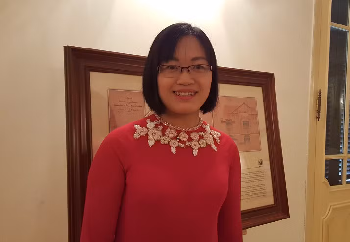 Cô Nguyễn Thị Thúy Nga, giáo viên dạy Địa lý tại Trường Trung học phổ thông Chuyên Nguyễn Trãi, tỉnh Hải Dương (Ảnh: Thùy Linh)