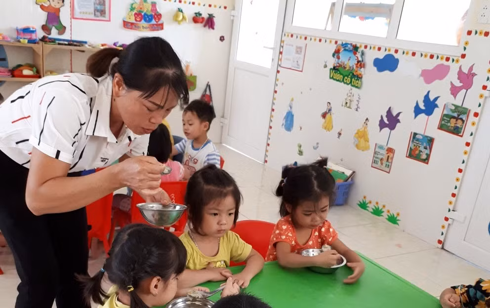 Ai bồi thường tuổi thanh xuân cho 434 giáo viên nếu bị đuổi việc? ảnh 4