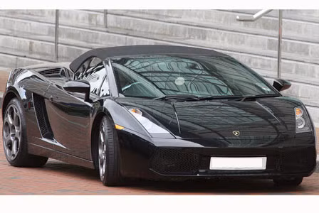 Còn đây là Lamborghini, 'chiến mã' của Rooney