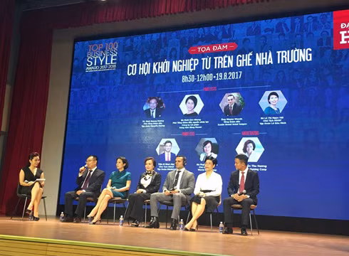 Buổi tọa đàm "Cơ hội khởi nghiệp từ ghế nhà trường" tại Đại học Hồng Bàng (ảnh: P.L)