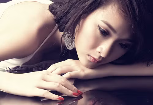 Đêm nhạc "Vũ điệu đường cong" tổ chức tại Hà Nội sắp tới sẽ có sự góp mặt của "nữ hoàng thị phi" Angela Phương Trinh.