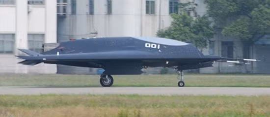 UCAV Lợi Kiếm UCAV Lợi Kiếm