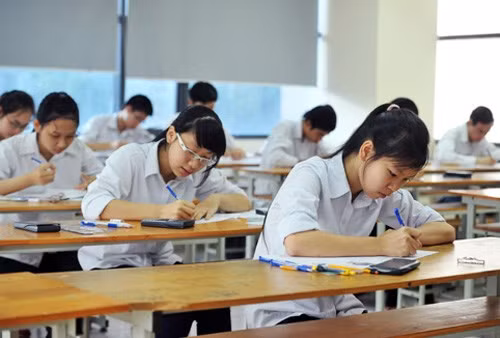 Sắp tới, bài thi trung học phổ thông quốc gia được chấm theo thang điểm 10; điểm lẻ của tổng điểm toàn bài được làm tròn đến 2 chữ số thập phân. (Ảnh minh họa trên giaoduc.net.vn) Sắp tới, bài thi trung học phổ thông quốc gia được chấm theo thang điểm 10; điểm lẻ của tổng điểm toàn bài được làm tròn đến 2 chữ số thập phân. (Ảnh minh họa trên giaoduc.net.vn)