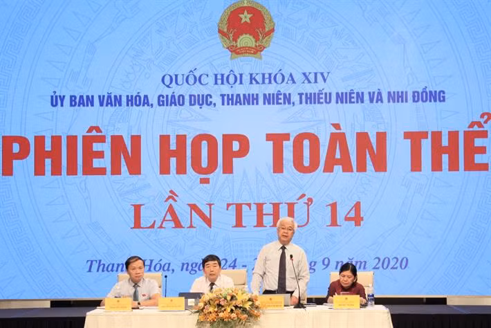 Chủ nhiệm Ủy ban Văn hóa, giáo dục, thanh niên, thiếu niên và Nhi đồng của Quốc hội Phan Thanh Bình chủ trì buổi làm việc (ảnh: moet.gov.vn)