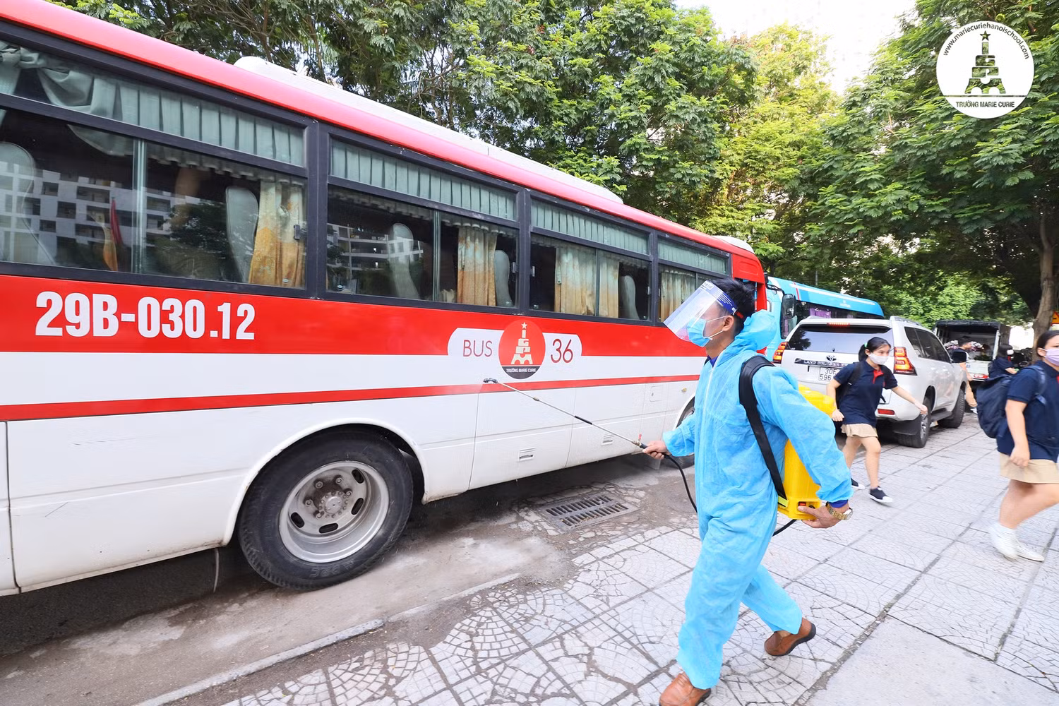 Xe bus trường Marie Curie, Hà Nội (ảnh: Marie Curie) Xe bus trường Marie Curie, Hà Nội (ảnh: Marie Curie)